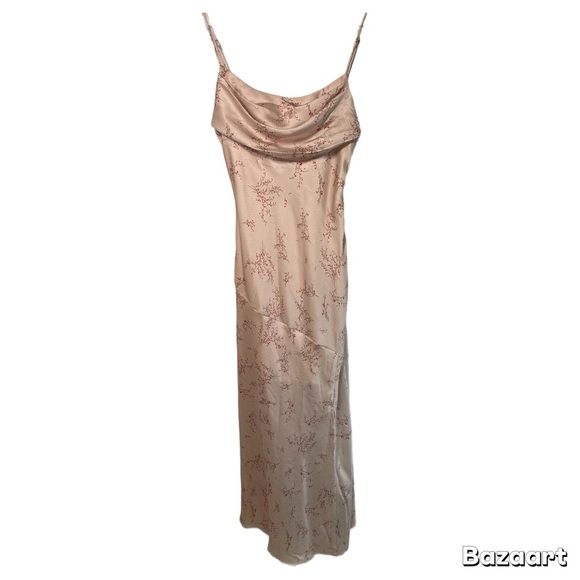 Selfie Leslie Dresses & Skirts - Selfie Leslie Well Versed Romantic Floral Pleated Bust Front Split Slip Dress